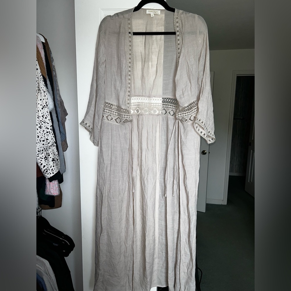 Beige Lace Shawl